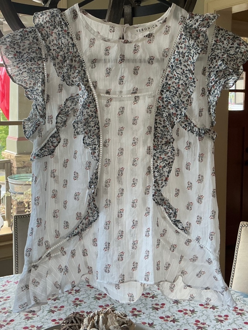Veronica Beard floral flutter top Xi